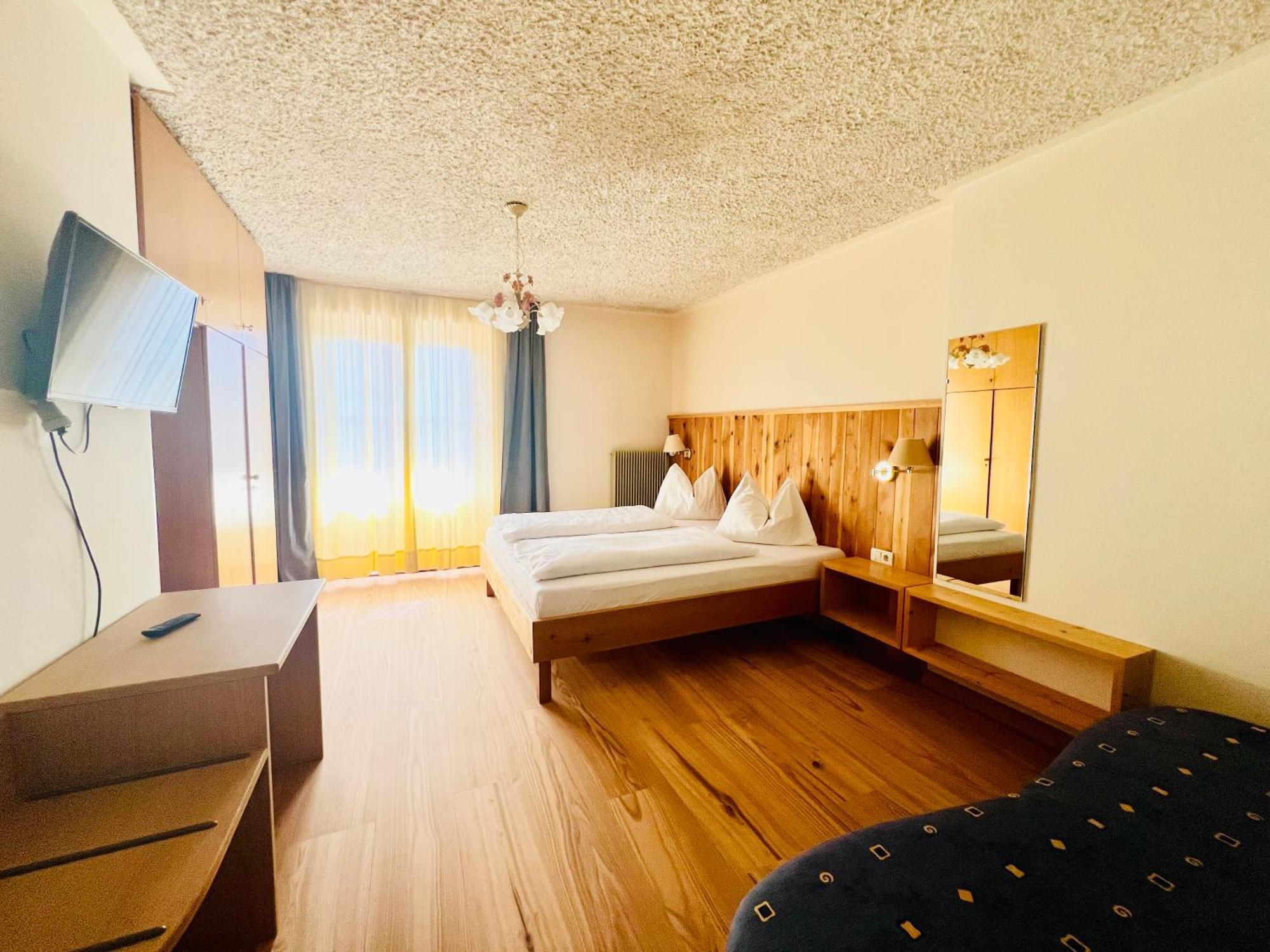كاريزا آل لاغو Lake & River Hotel المظهر الخارجي الصورة